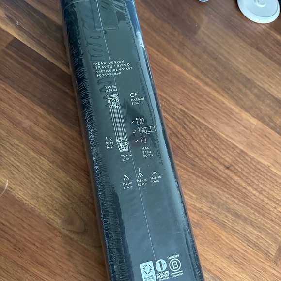 Peak Design - Carbon Fiber - Travel Tripod - Picture 5 of 5